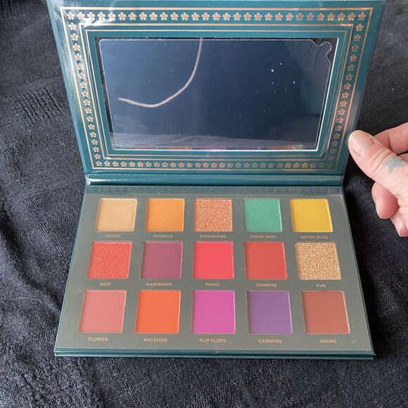 NIB Ace Beaute Nostalgia Palette Eyeshadow. 15 Shades. Never Used. Not Swatched. - Picture 12 of 13